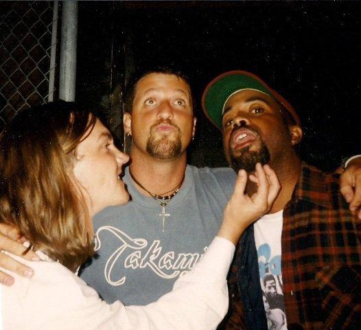 alisagesent's tweet image. #Fbf to 1 of my fav pics I took of @TheEdwinMcCain @SisterHazelDrew @dariusrucker @ the #MondayAfterTheMasters party