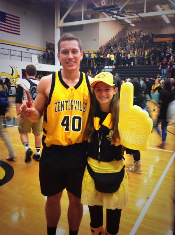 buckeyemon's tweet photo. A S/O to @mag_swag1 @Robbins_49 over $5,000!! @HomefullDayton #SpiritKingQueen #EPND #spiritchain14 http://t.co/ExFJ39xKiV @TheHerdCHS