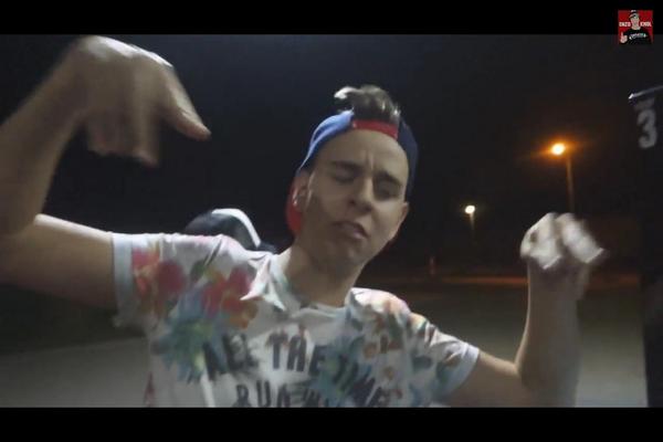 KwadeOcto's tweet photo. Doe open milan @MilanKnol http://t.co/T7zPB2bE3D