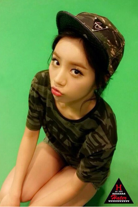 BzC6JwOCQAA4E3N.png:orig