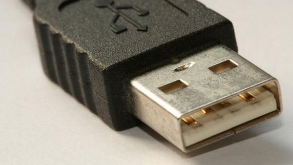 svm__gns's tweet photo. USB hafıza kullananlara çok kötü haber http://t.co/dheLU114Fk http://t.co/sPOdCgwpY7
