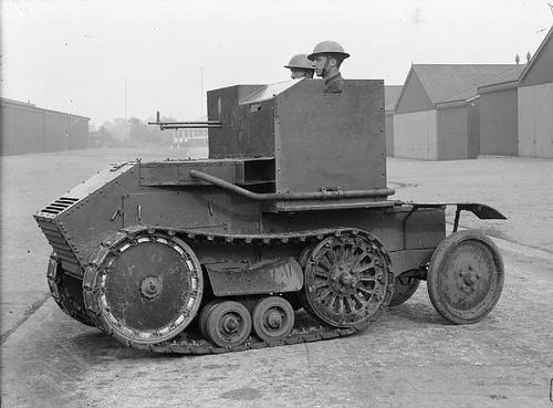 Uzivatel 𝘗𝘢𝘵𝘰𝘳𝘪𝘰𝘵𝘵𝘰 ໒ Na Twitteru 今日の戦車 モーリス マーテル豆戦車 1915年に英国が歩兵の代わりに一人乗り軽装甲車輌を配備する世界初の機甲歩兵部隊の構想を打ち出し開発されたもの 後にルノーftの誕生へと繋がる 写真は27年に8輌だけ発注
