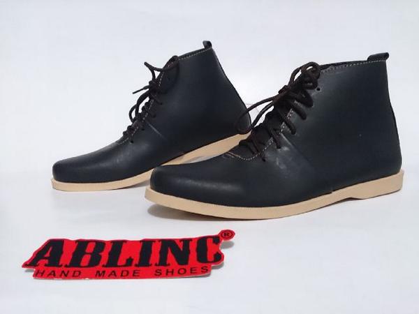 SepatuOnlenID's tweet photo. Ablinc brodo size 39-44 minat order pin 32A06294 http://t.co/ZU87twEI3V