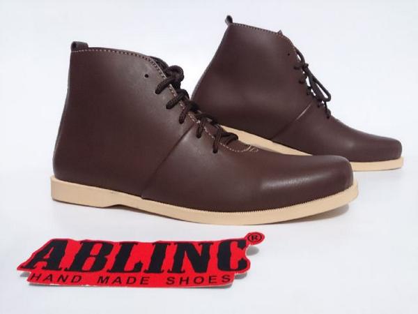 SepatuOnlenID's tweet photo. Ablinc brodo size 39-44 minat order pin 32A06294 http://t.co/5a6avfglv0