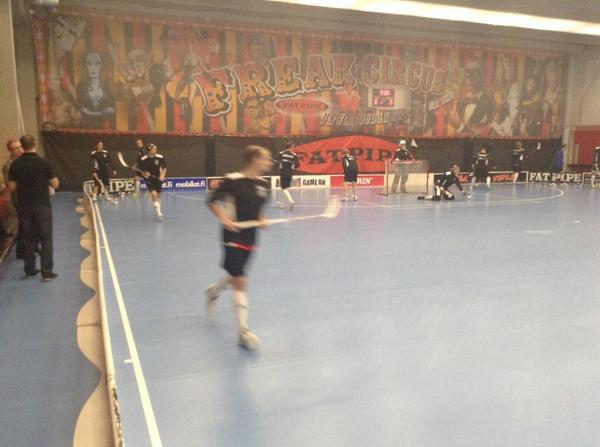 ikhtys's tweet photo. POW! Tästä se taas tärähtää kausi käyntiin. Tsemppiä kaikille jengeille #sb2div ! ;) http://t.co/4Yp4EU2ywV