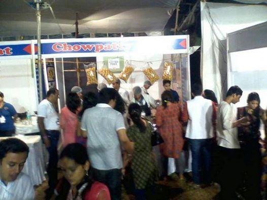 RangeelaRaas's tweet photo. Congratulations Chowpatty Chat for winning the best litter free zone for day 9 at #Rangeela Raas Garba. #LitterFreeMe http://t.co/BlcCbnxIFv