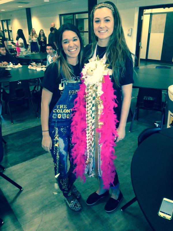 eaw_23's tweet image. MumFriday w/ me bffs 😍#senior15