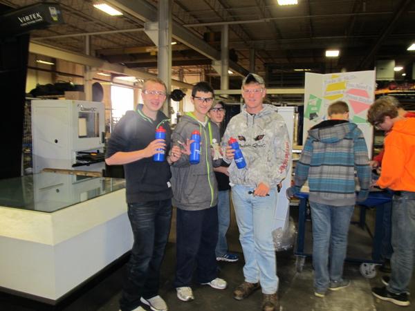 Gen_Met's tweet photo. Manufacturing Day 2014 Was a success!! #makingstuffiscool @MfgDay http://t.co/Q8dhedFfnq
