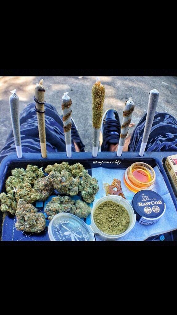 Intl_Highlife's tweet photo. SEX http://t.co/8IawvjI3Uo