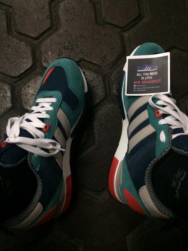 rizkiikhiw's tweet photo. @ItsMyKicks sedikit comment nih.. barang sdh mendarat dg selamat. Admin ramah. Thx bos :D http://t.co/tydEuQWwMA