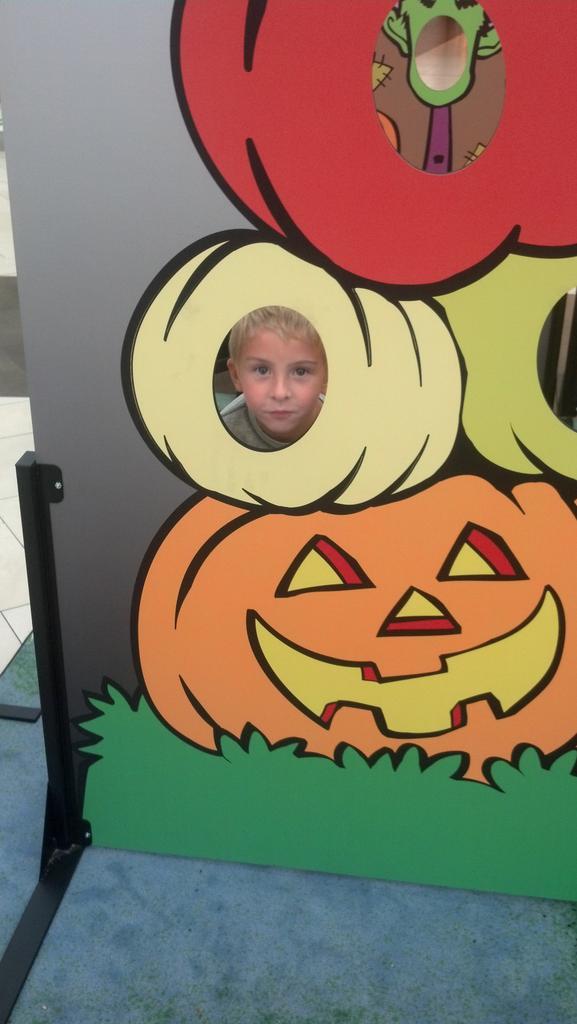 ffstock84's tweet photo. @ParkCityCenter #malloweenadventure http://t.co/gZQYIj9yXm