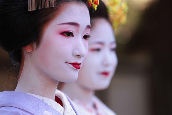 Geisha Girls picture best8 jab.tokyo/?p=1854 
Geisha girls are traditional Japanese female entertainers.
#japan