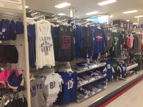 Target1477's tweet photo. Who doesn't love a good fan central 4x4 🏈⚾️🏀 #shelfiewars #d438 #1477 @Ecorreia80Erica http://t.co/hKnbQmJgwP