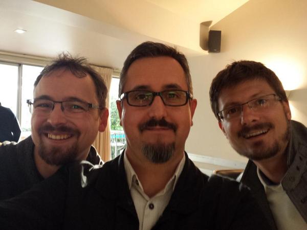 <a href="/DanDMarsden/">Dan Marsden</a>, <a href="/moodler/">🎓 Martin Dougiamas</a> and Martin Langhoff converging in appearance #mootnz14
