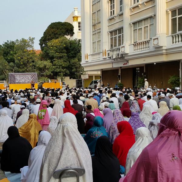 sebagian jama'ah shalat Ied 04/10/14 di kantor DPP HTI JKT | Allahuakbar Wa Lillahil-Hamd