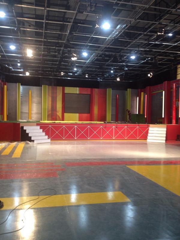 Calle7PeruFL2's tweet photo. Felicidades a nuestros amigos de @Calle7Panama por tener este gran formato, saludos desde Perú! http://t.co/hBSaAcyTu0
