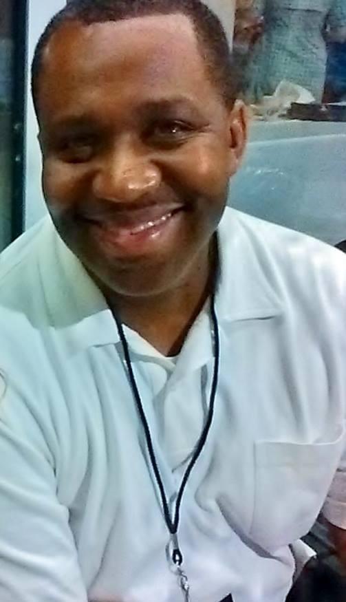 HueysRestaurant's tweet photo. ICYMI: Our Midtown server Tony Dortch won BEST SERVER this year! Been with us 20+ years. SO proud of him. #BOM2014 http://t.co/OCfNboFqz0