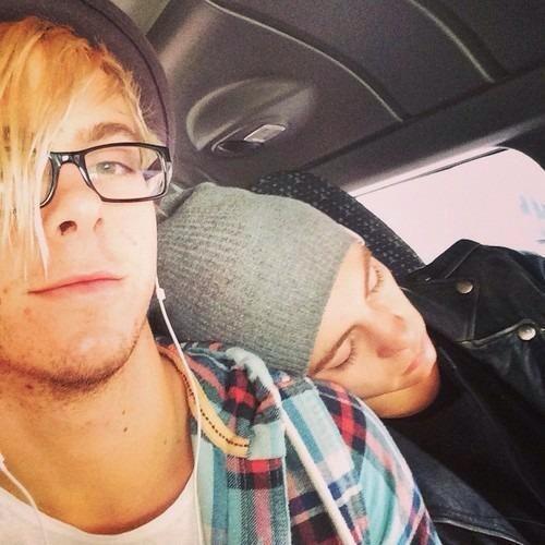 “@Ross_R5RP_Lynch: ” aw!