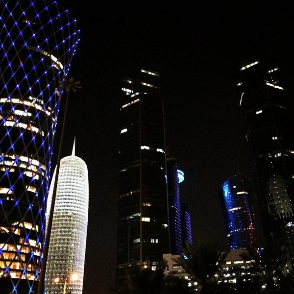 DanielRmos's tweet photo. #Doha #Qatar #dohanight #lights#travel #traveling #travelphotos #instatravel #vacaciones #puravida #urban http://t.co/a3sKCAoLJo