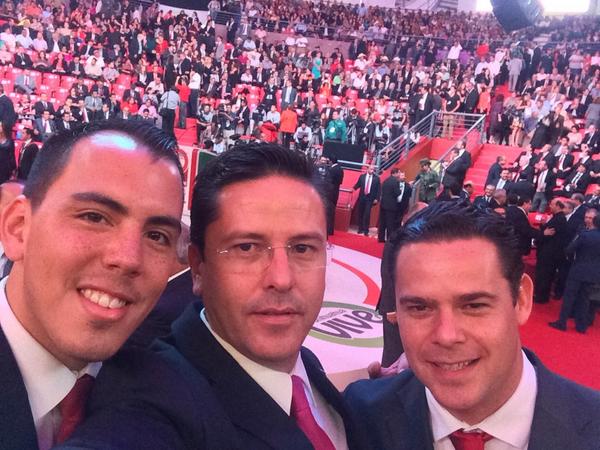 jorge_ramirez13's tweet photo. Gusto recibirte @RomeroCoello en #ChihuahuaUnido donde puedes constatar que #SíPodemos #YaPodemos @fillo999 http://t.co/GydC8FsRaM