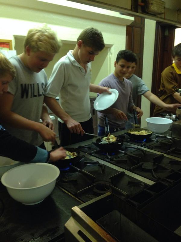 lisa1111444's tweet photo. @SchoolHouse_Sed #masterchef2014 #omletteround #chilli http://t.co/JfRi1adlYc