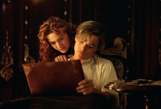 Happy birthday, Kate Winslet! Time to celebrate with some magical Titanic GIFs (of course):  