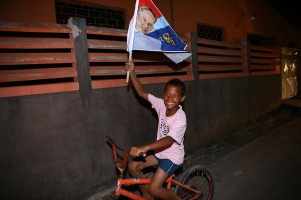 BiudeLira's tweet photo. Todo mundo sabe que quem resolve é Biu! http://t.co/iXKmOYe5mc