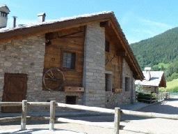 elisadalbosco's tweet photo. relax vista #montagna? con #camino, #legno e #pietra, dal costruttore #Doues http://t.co/BOV3y8ZBKb 15km da #Aosta http://t.co/507p3xT0Nw