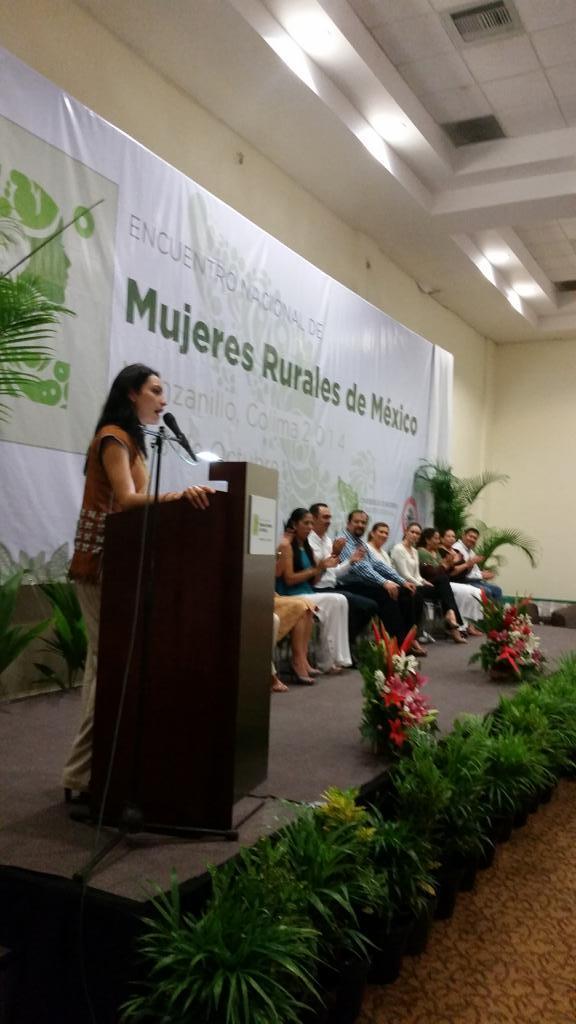 ManuelCota's tweet photo. En  Colima acudí al #EncuentroNacionaldeMujeresRurales con mi amiga Sen. @Mely_Romero Presidenta de @CONMUJERmx http://t.co/bQLHTzlKbh