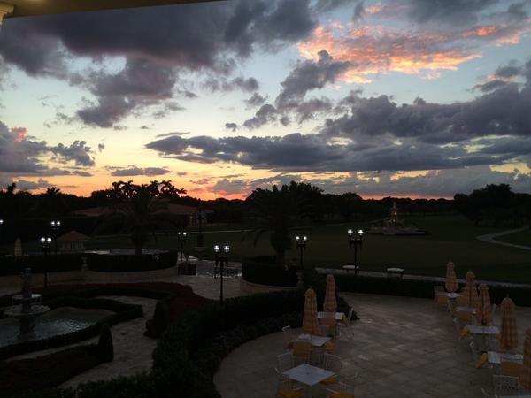 jmull71's tweet photo. Just another cotton candy sky @TrumpDoral #cantwaittocomeback http://t.co/cYxZNnw3Yt