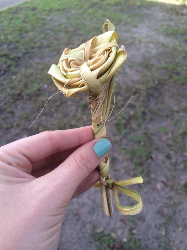 KatiWeis's tweet image. I was just handed this cool little #flower made from a #cornhusk. There are some #beautiful souls in this world.