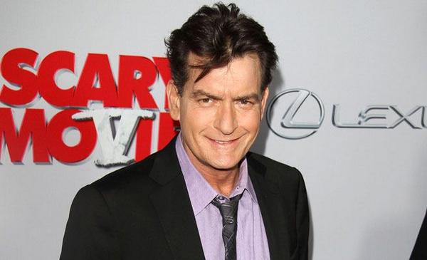 Supersarcasmo's tweet photo. Charlie Sheen ataca a su dentista con un bisturí: http://t.co/oXnmW4SPrI http://t.co/yptGEDqvlN