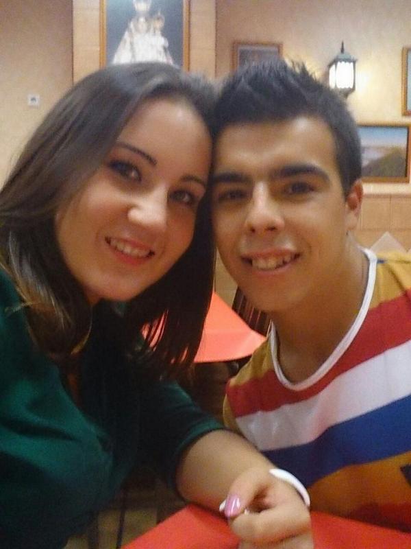 JuliEspiel7's tweet photo. Porque @TrianaMena9  es especial unica me haces sertir como nadia gracias x estar ami lado mi vida tequiero preciosa http://t.co/qG0qN6o2ik