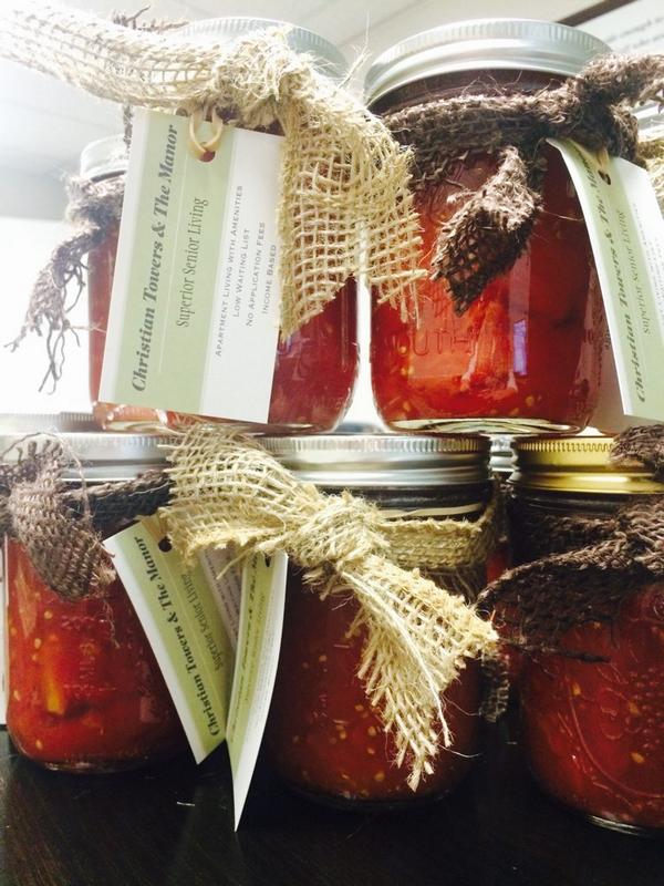 CTGallatin's tweet photo. We are so excited about @gallatinchamber #OctoberFest tomorrow! Come see us and get some great tomatoes #CTActivities http://t.co/yIOWhKA1zX