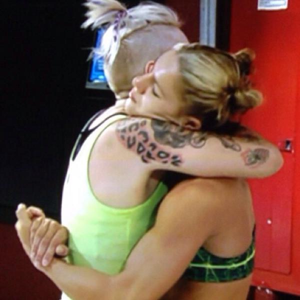 feliceherrig's tweet image. You know your a fighter when ... You hug with a gable grip .. I ❤️ me some @rowdybec  sqor.com/posts/04276bbc…