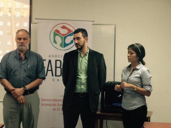Autoridades de la <a href="/EDGI_escuelaUDB/">EDGI (UDB)</a> , <a href="/esenelsalvador/">ESEN</a> y <a href="/fablabsv/">Fablab San Salvador</a> promueven lazos interuniversitarios