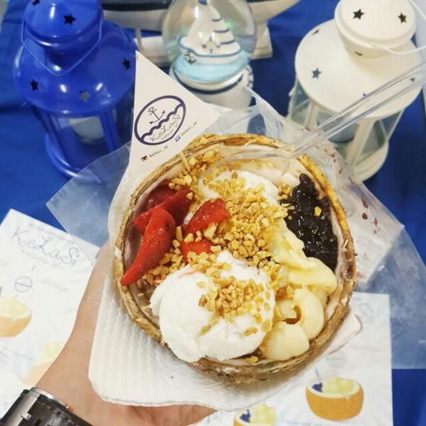 Ngicip Kelapa Isi <a href="/kelasi_id/">kelasi</a> di Eat Art Loud Grand Indo, penyajiannya cakep &amp; praktis! :)