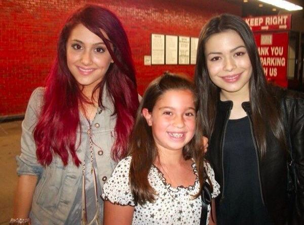 JustAriPics's tweet photo. Old pics of Ari with fans http://t.co/nI0UhLYZUe