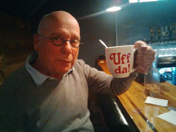 Henk klaagde bij de viking brew pub in Stoughton dat hij koffie in een kop wilde, met een echte lepel. En zie!!