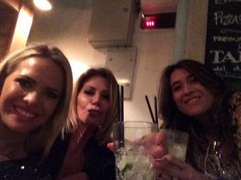 Súper noche de chicas con @anyventura1 @letyfernan!! http://t.co/qJ6ShDJKTr