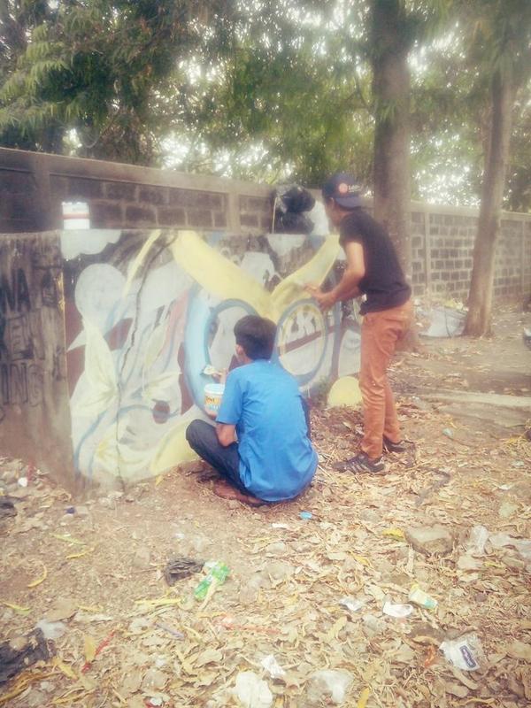 owlcoffeecafe's tweet photo. Mural colaboration ( lionel n boo ) #art #owlcoffee http://t.co/EJhjTztKC9