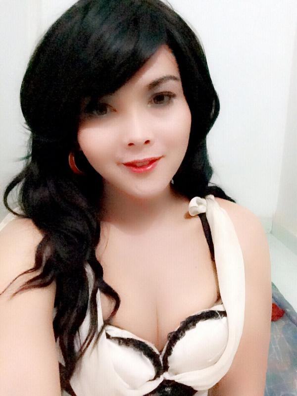 CarissaAlba's tweet photo. Muahhh http://t.co/kZ71nK0Aww