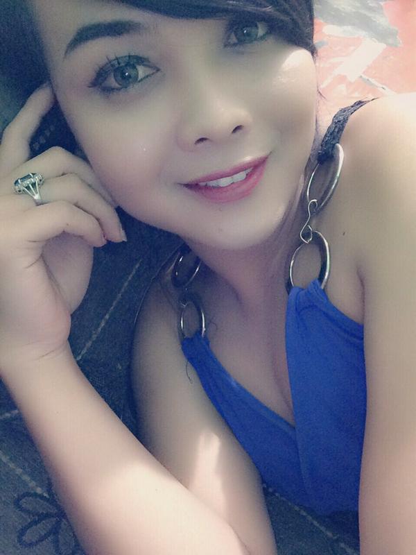 CarissaAlba's tweet photo. Muahhh http://t.co/kZ71nK0Aww