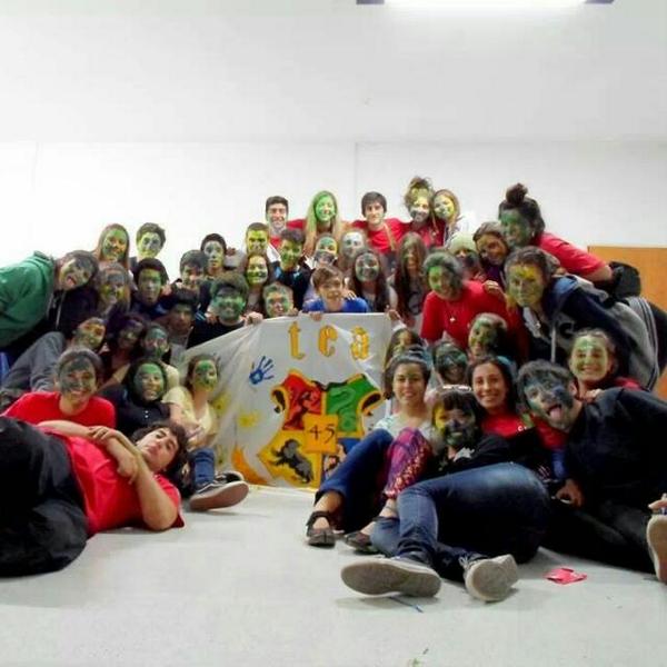 iSofiZimmer's tweet photo. Feliz año a esta hermosa comunidad,gracias por todo,me hacen extremadamente feliz los amo. vamos por mucho mas #Tea45 http://t.co/Kx6v9stBP9