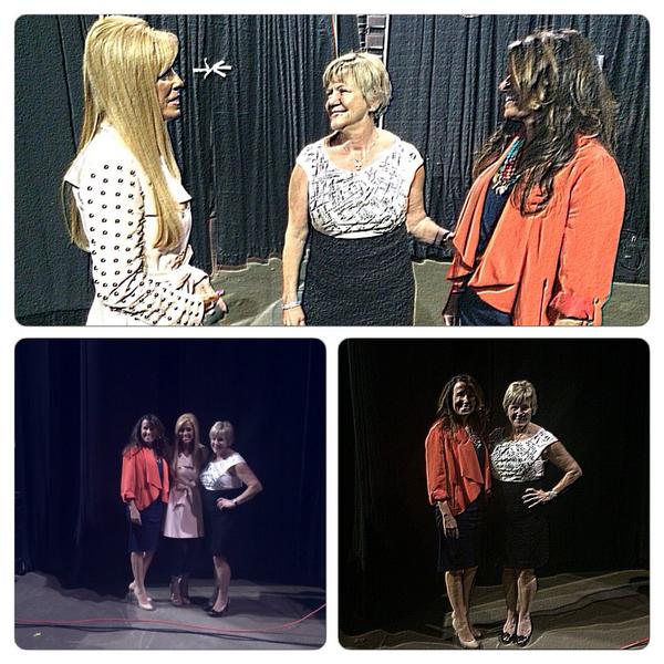 MiaMAyers's tweet photo. Thank u @pam_winters precious gift #bestteamever #LTDSummit2014  u blessed us 2night #thankful @terrisavellefoy http://t.co/wdphsJJcuT