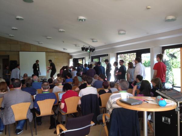 Gestatten's tweet image. Sessionplanung beim #echat14 heute wird es voll!