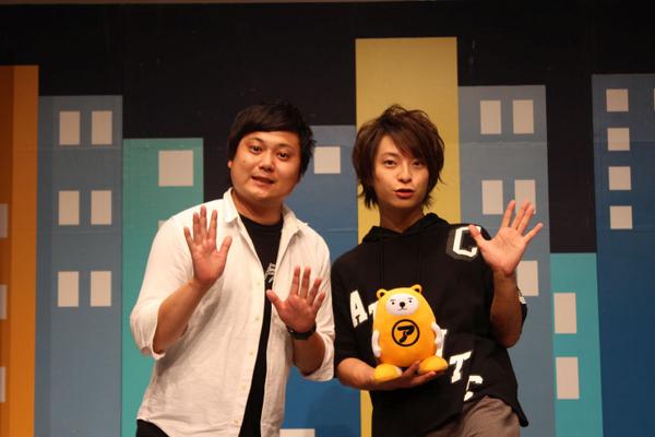 公式 あるあるcity 入館時はマスク着用必須です בטוויטר 柿原さんイベントお疲れ様でした 柿原さんとめんたいこ大脇さんのツーショット頂きました お茶目ポーズかわいいです W Http T Co M0j5usabcr 柿原徹也 あるあるyy劇場 Http T Co 8x3c9lzhwb