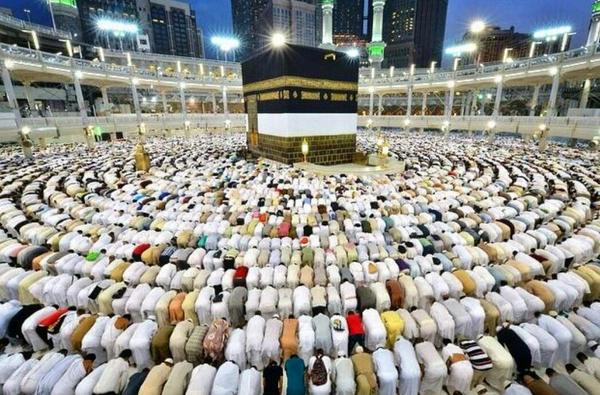 AbdllahAlneaimi's tweet photo. صورة للحرم المكي الشريف بعدسة المصور السعودي علي العوض. 
قلناها ألف مرة، شباب الخليج مبدعين متى ما أتيحت لهم الفرصة. http://t.co/Cym8gStKNT