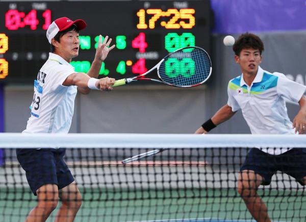 SBS8news's tweet photo. 한국 정구, 12년 만에 아시안게임 전 종목 석권…금메달 7개 싹쓸이. http://t.co/gkhIJHANAT