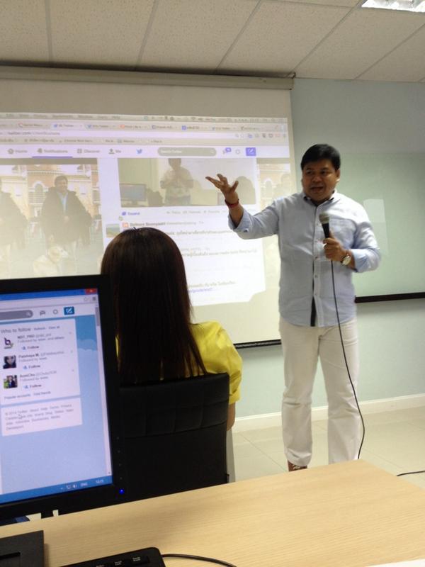 FPanatchakorn's tweet photo. @tri333 @sweetlandpatong รู้จัก twitter มานานพึ่งได้เรียนรู้และเห็นถึงประโยชน์มากมาย ขอบคุณค่ะ :) #ttaauppersouth http://t.co/DGgzKrWpXy